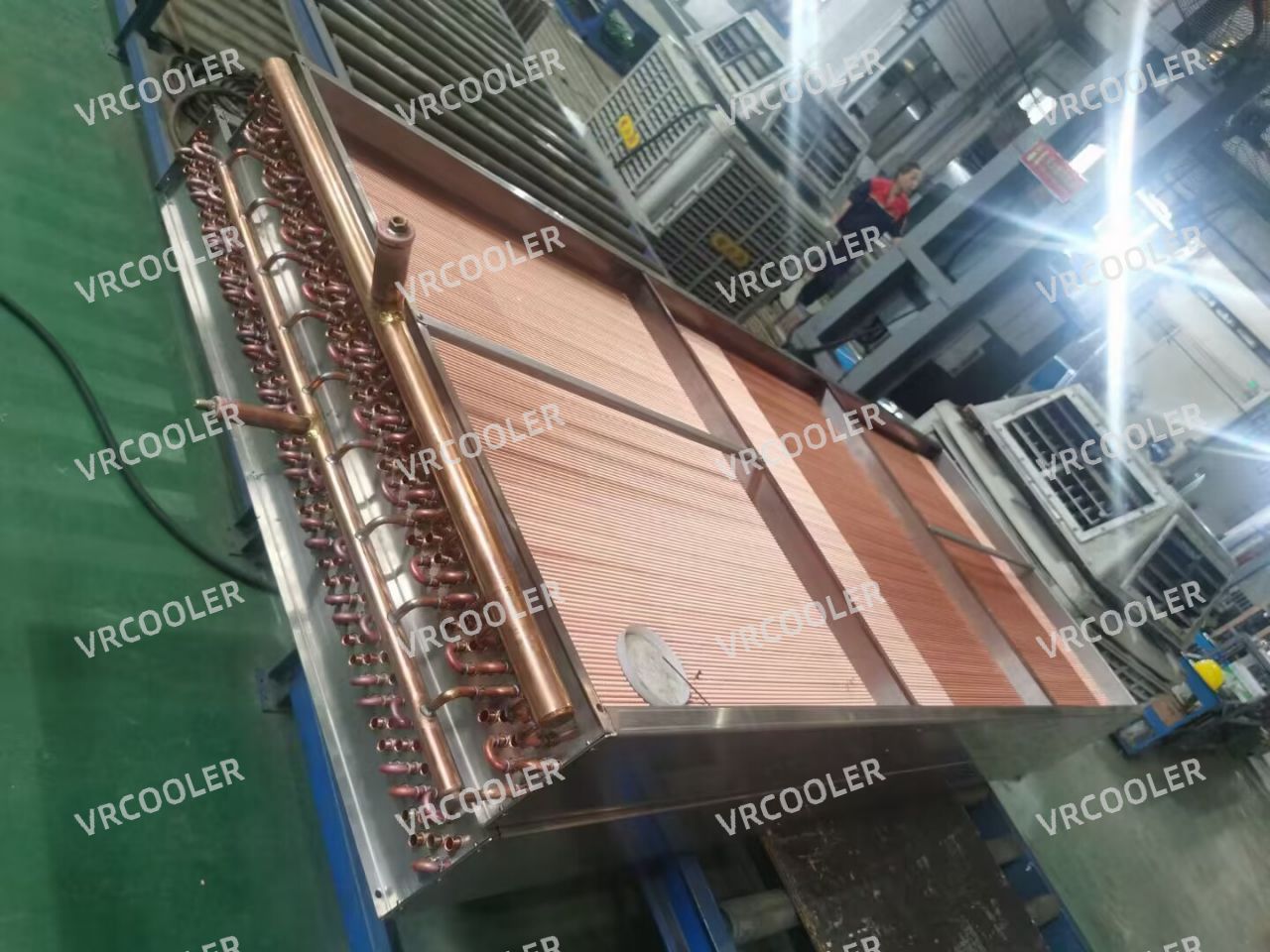 What types of fin materials are available for tube and fin heat exchangers?