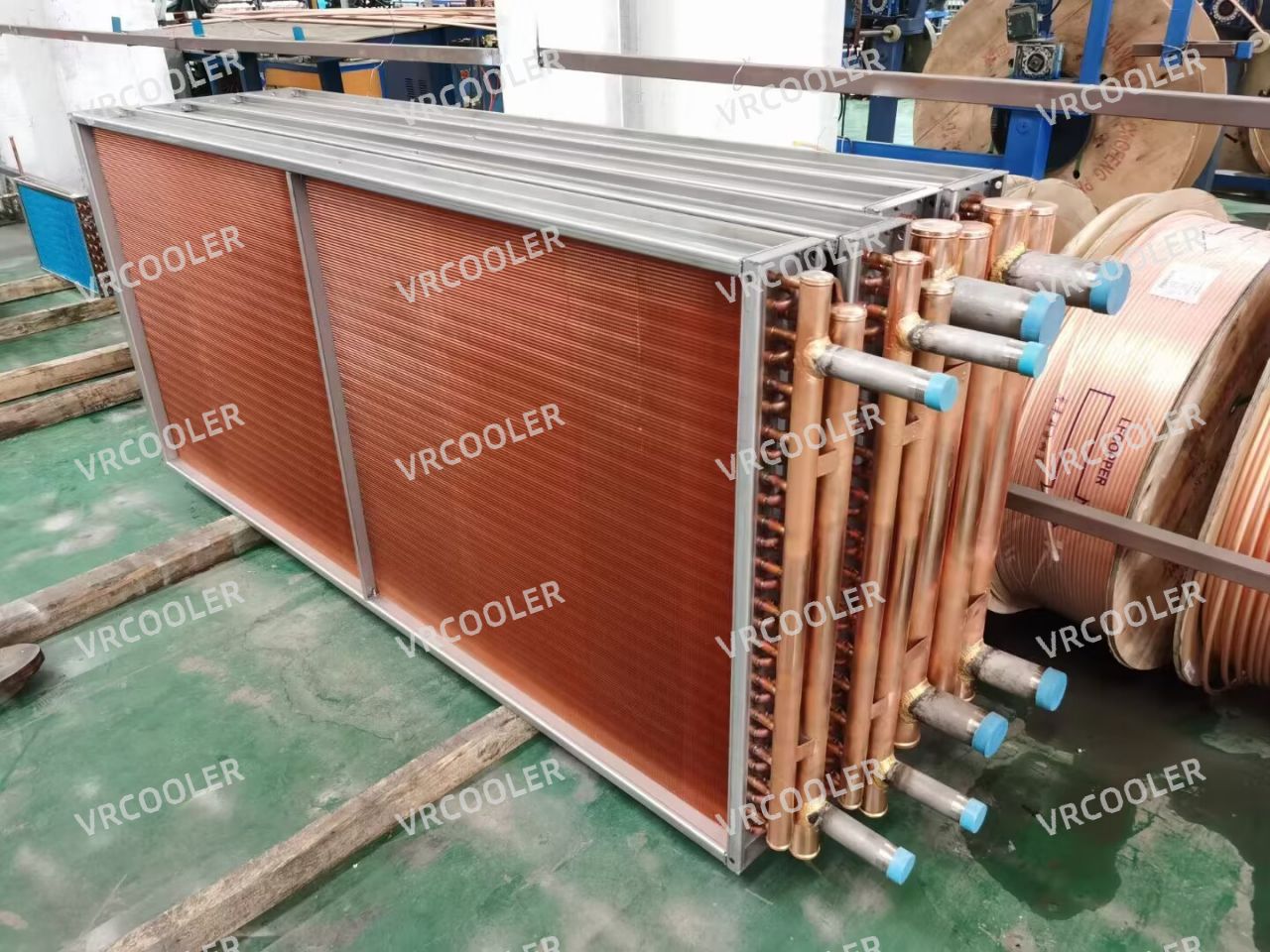 How is the heat transfer area of a tube and fin heat exchanger calculated?