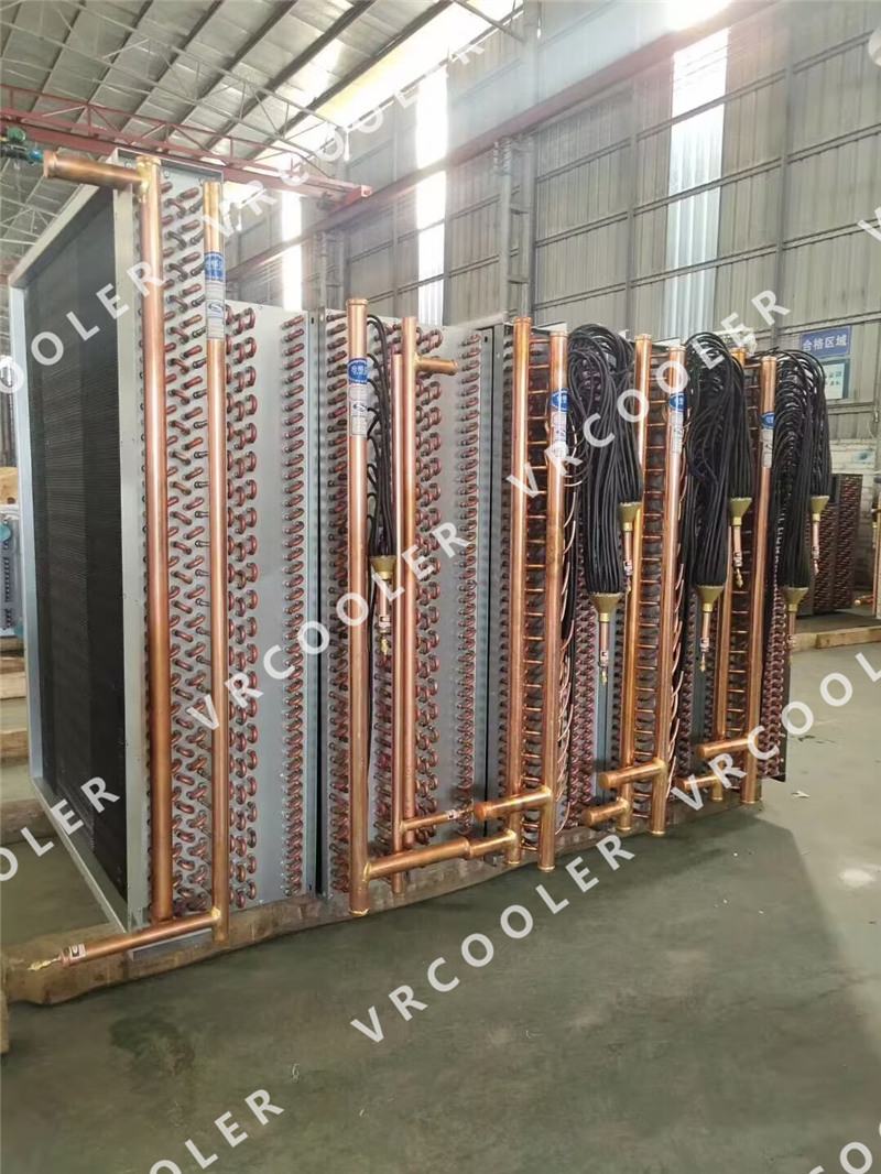 evaporator for a rooftop air conditioner