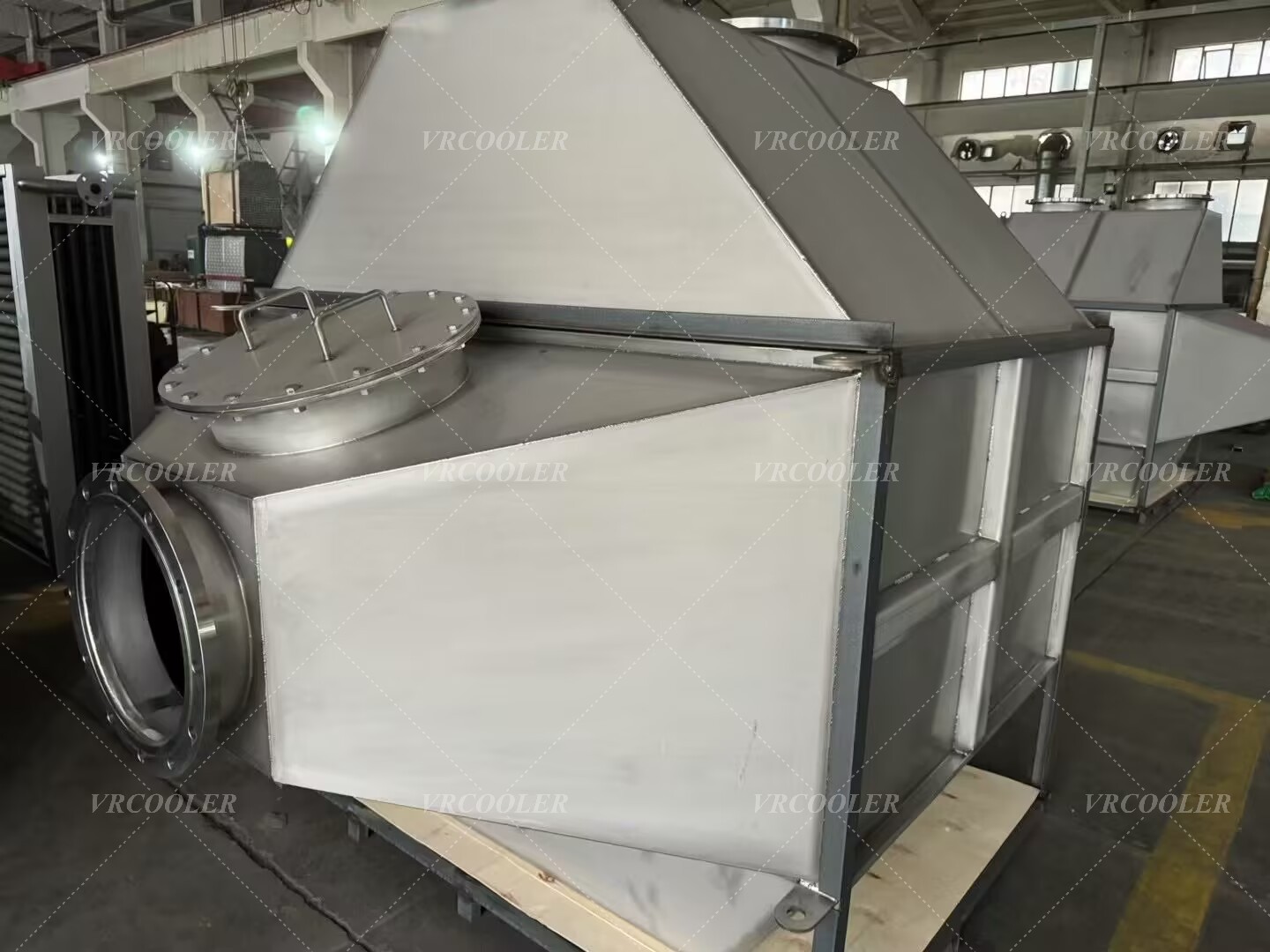 Why is waste heat recovery attractive in SRU applications?