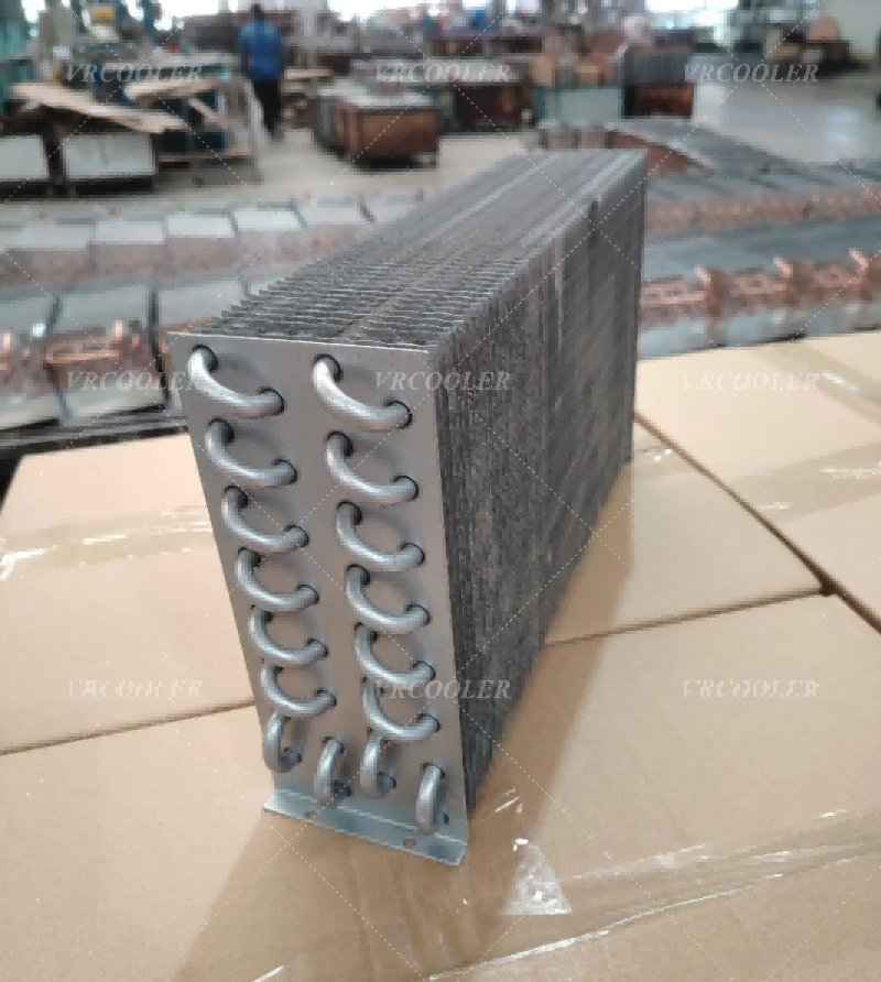 What are the main advantages of using an aluminum tube core in FNH condensers?