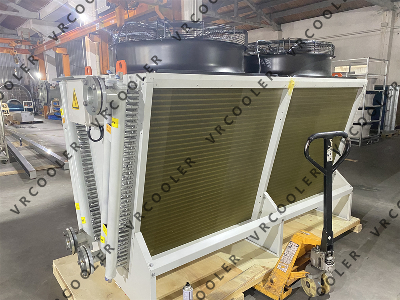 What is the difference between dry cooler and adiabatic cooler