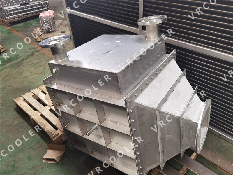 How do heat recovery heat exchangers handle fouling from dyes and fibers?