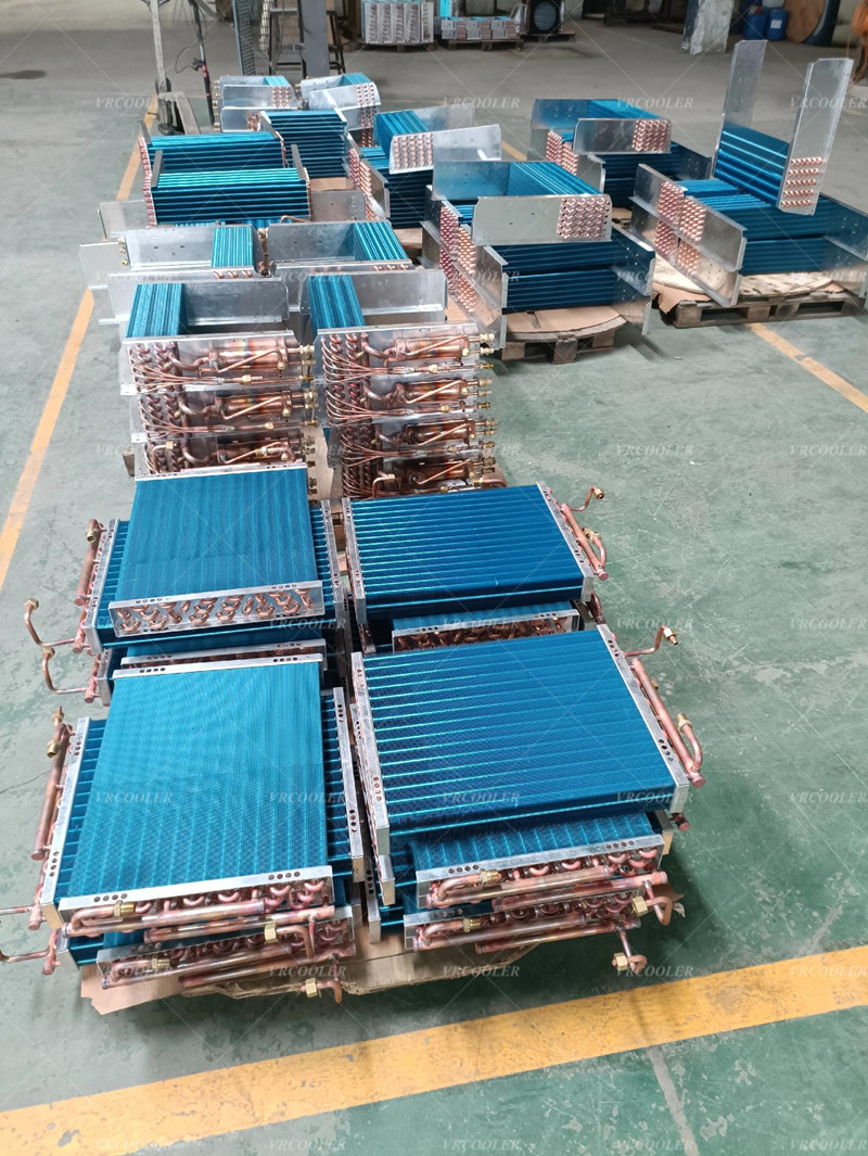 Automotive air conditioning evaporator