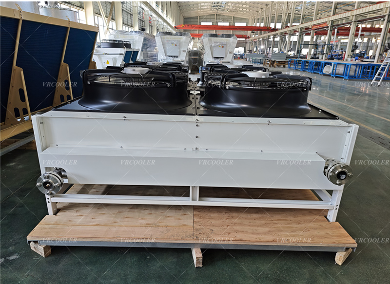 Data Center Liquid Cooling with Dry Cooler and Plate Heat Exchanger