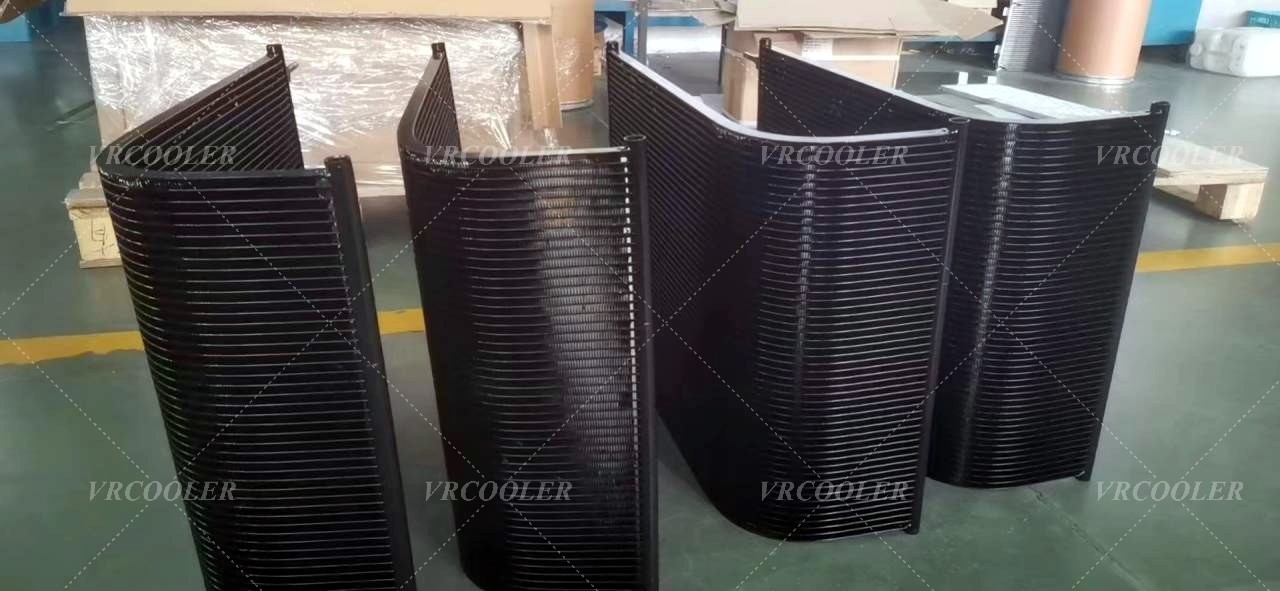 What are the key advantages of microchannel heat exchangers?