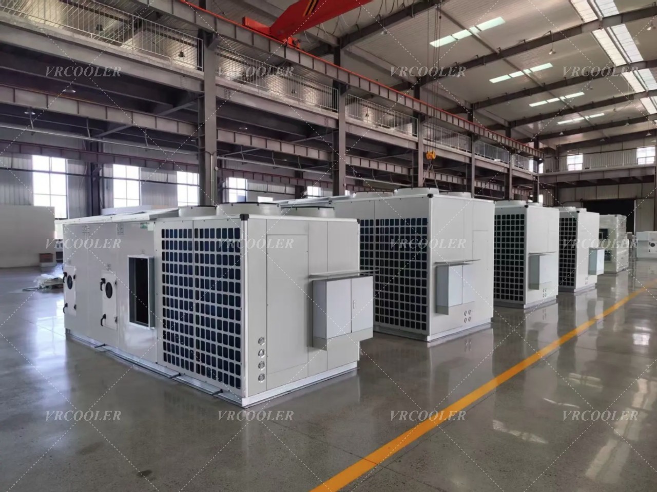 What are the main advantages of a dedicated swimming pool AHU?