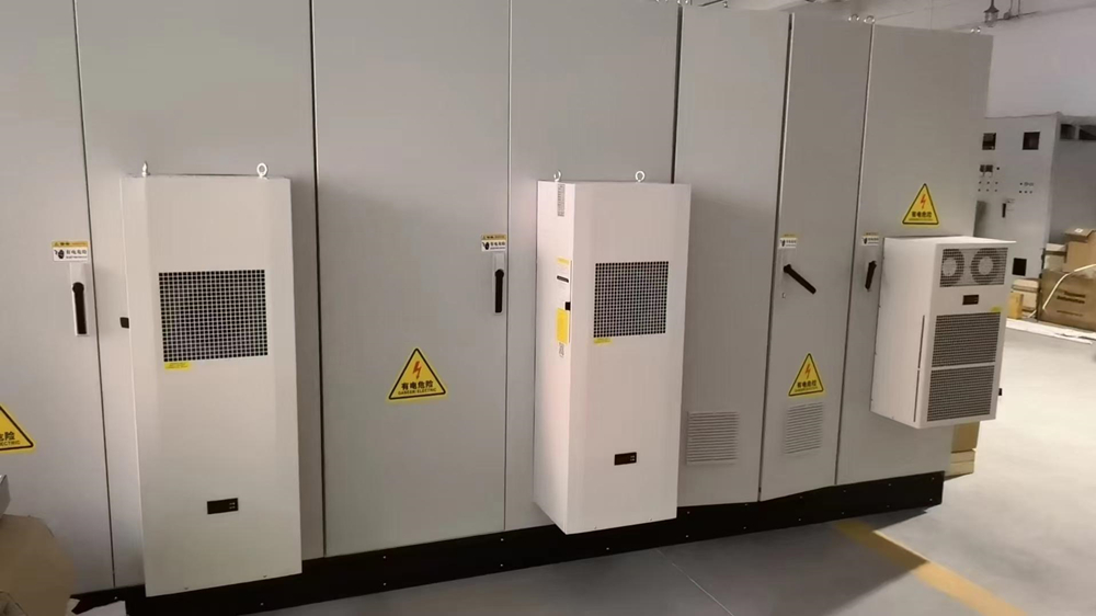 Whats the difference between a cabinet air conditioner and a fan.jpg