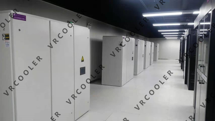 What is the difference between air-cooled and water-cooled precision air conditioners?