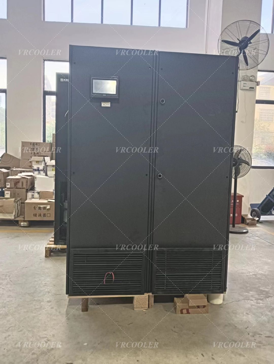 What is the difference between upflow and downflow CRAC?