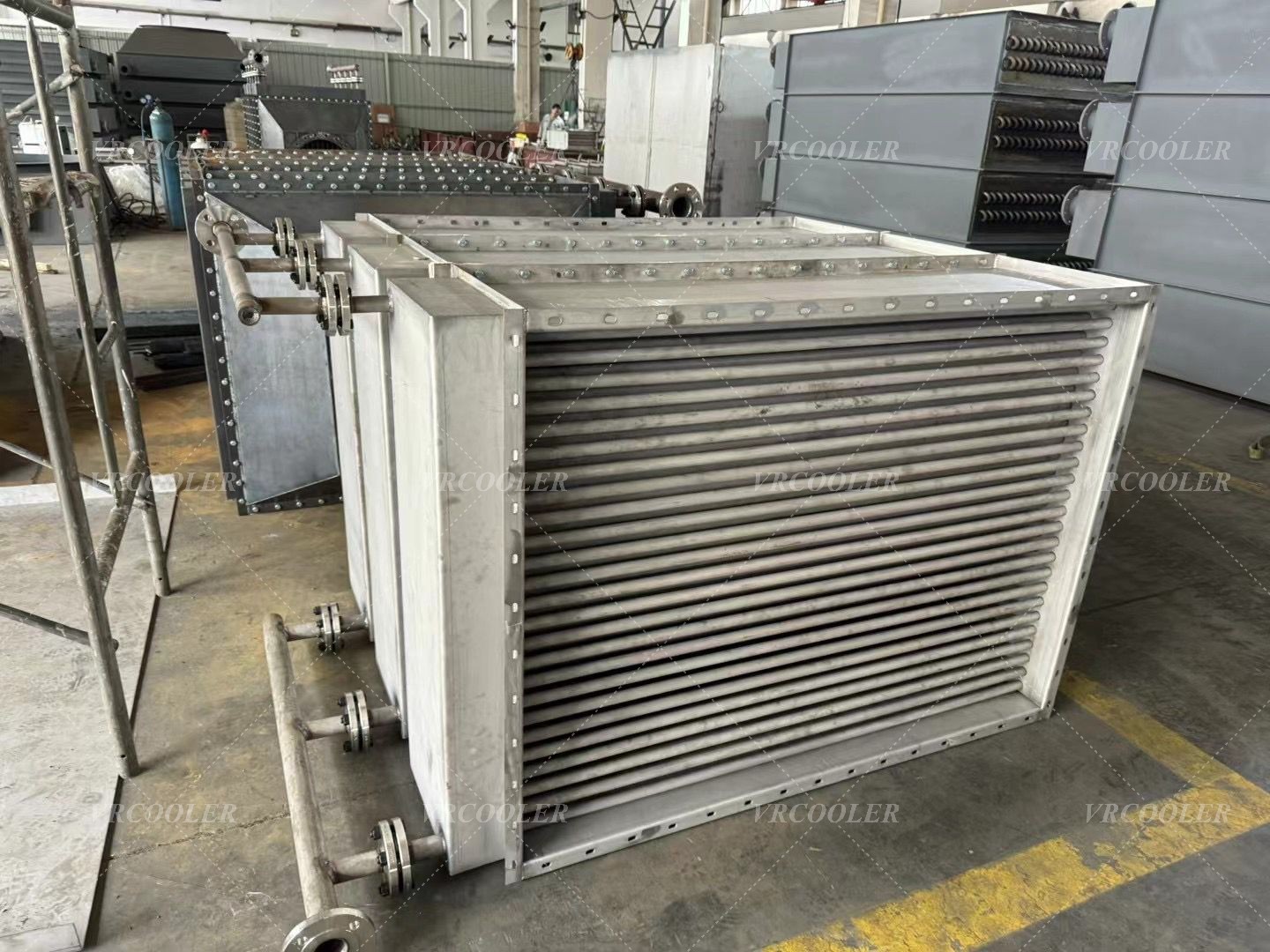 Finned Tube Heat Exchanger for preheating air in the combustion chambers of furnaces and turbines