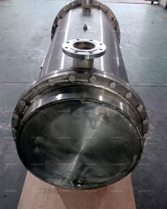 We provide a customized 50 m² shell-and-tube heat exchanger for vacuum fryers, transferring heat between palm oil at 110°C and mineral oil at 130°C.jpg