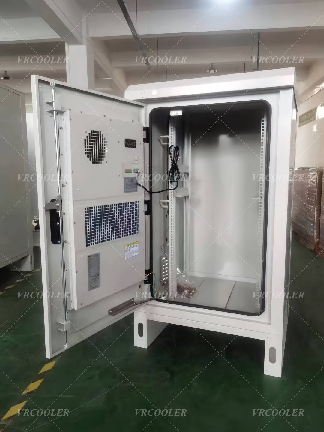 How does a cabinet air conditioner work?